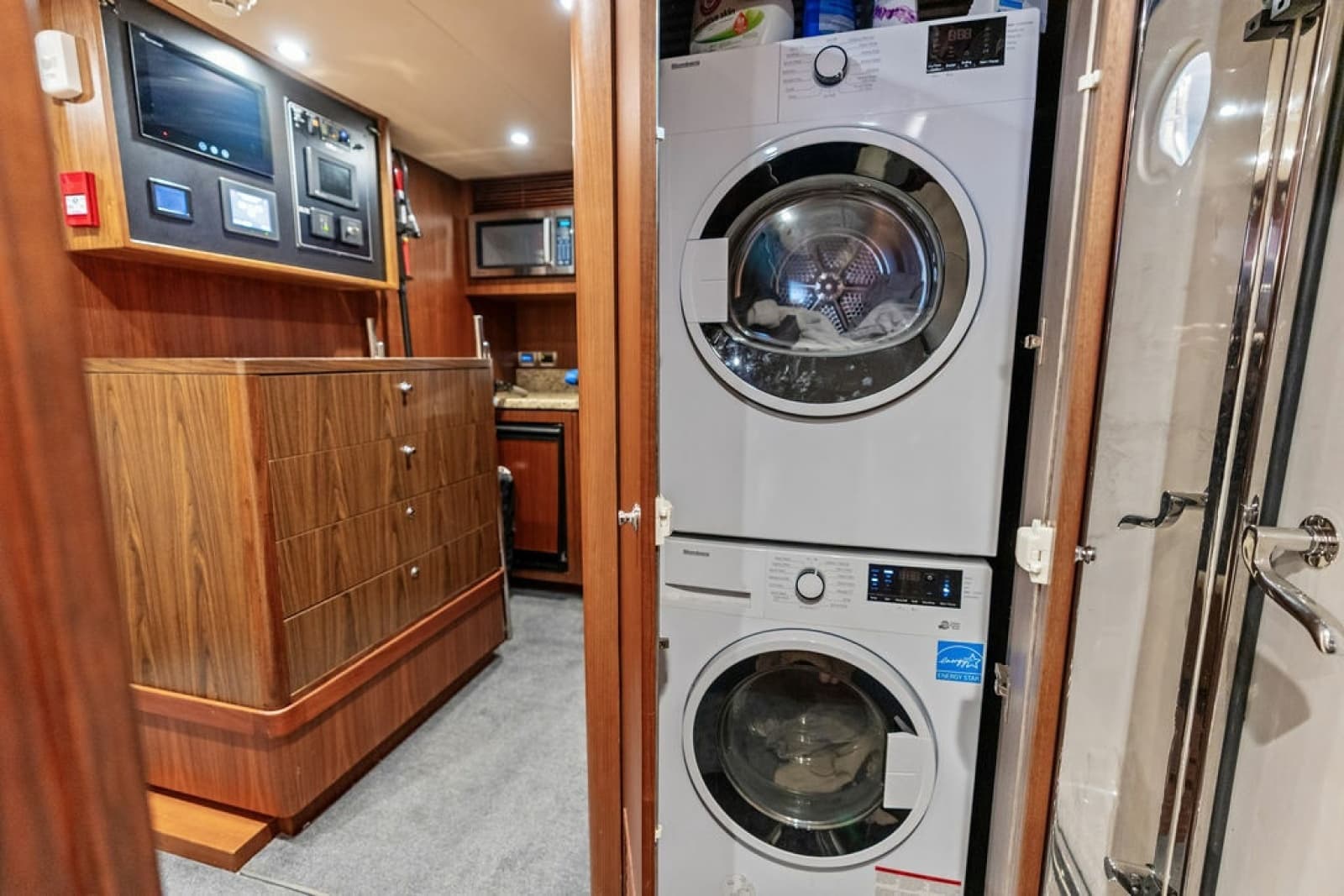 2012 Ocean Alexander 90 Skylounge - Photo 97