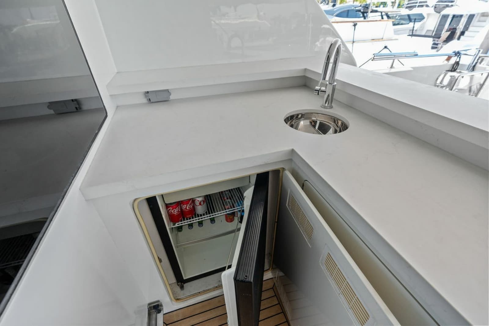 2012 Ocean Alexander 90 Skylounge - Photo 18