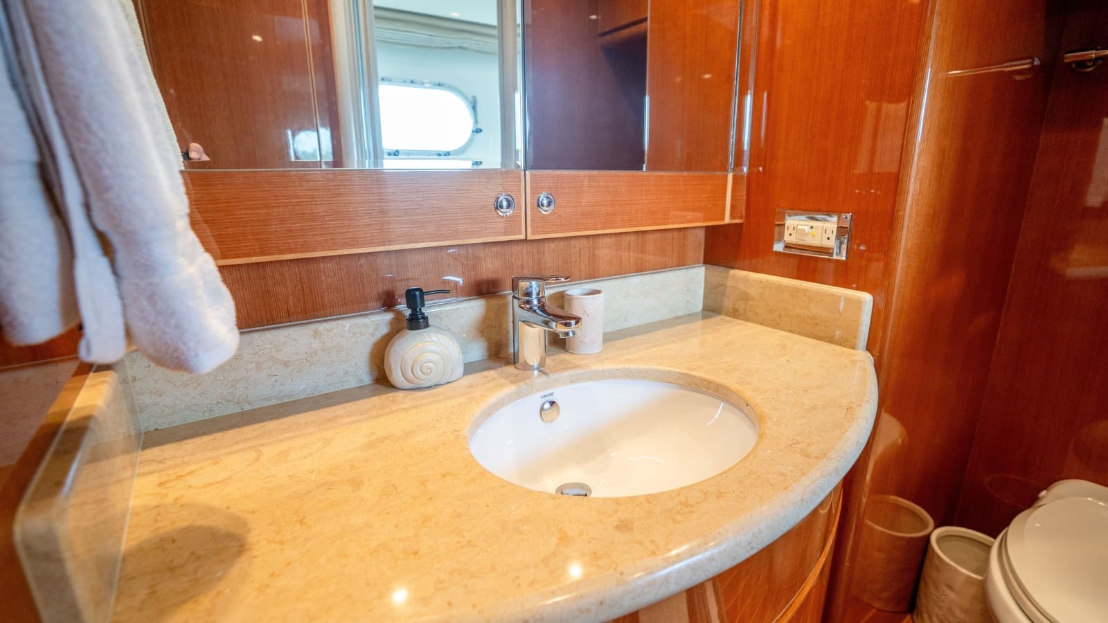 2015 Monte Fino Motor Yacht - Photo 61