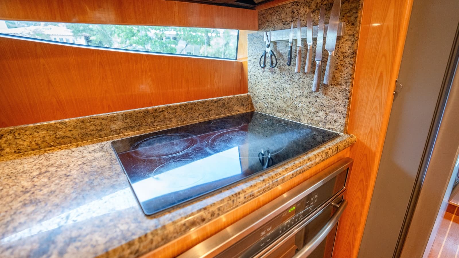2015 Monte Fino Motor Yacht - Photo 43