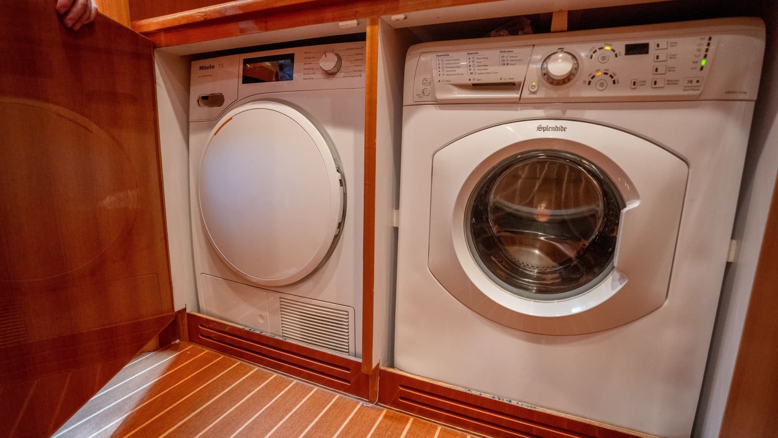 2015 Monte Fino Motor Yacht - Photo 73