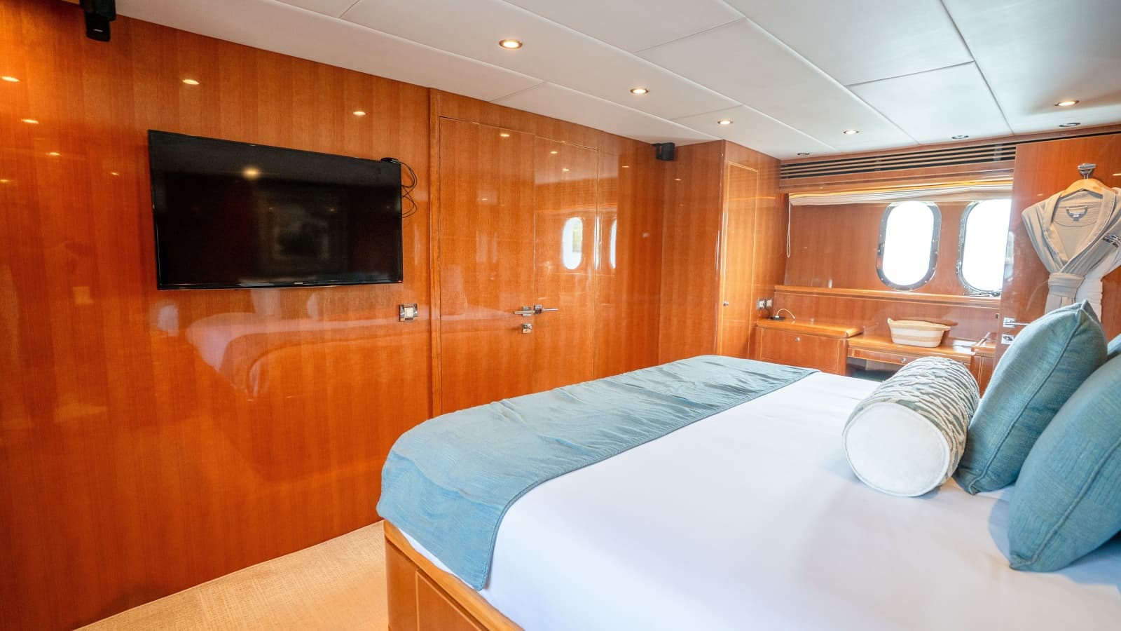 2015 Monte Fino Motor Yacht - Photo 52
