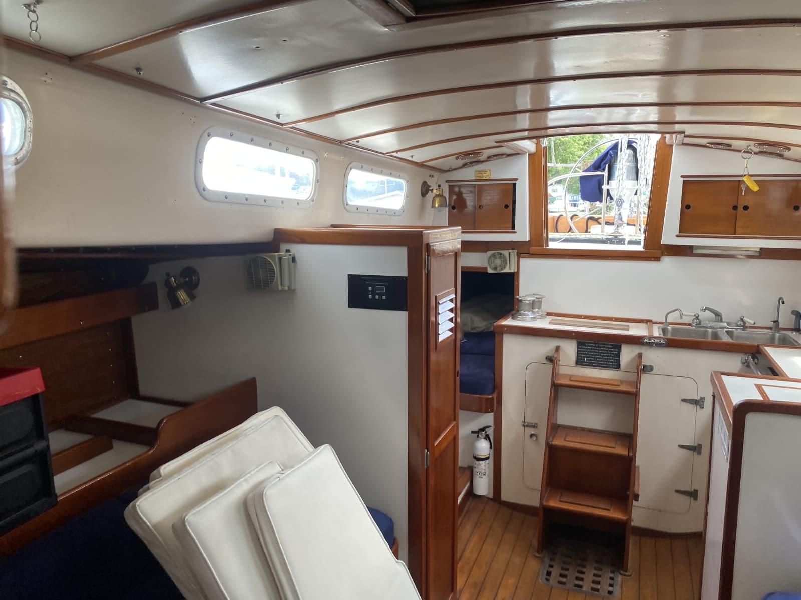 1977 Allied 42 - Photo 35