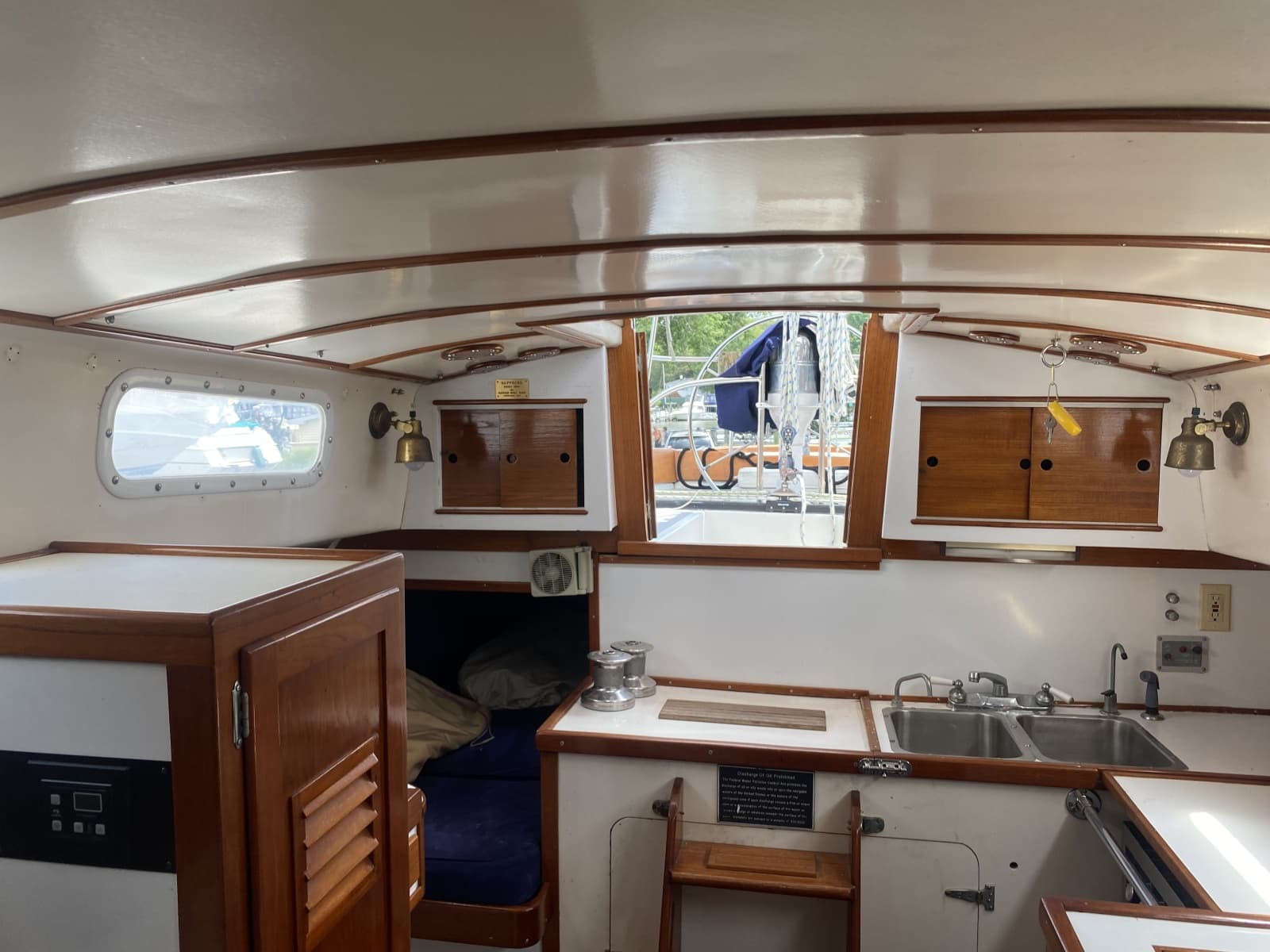 1977 Allied 42 - Photo 26