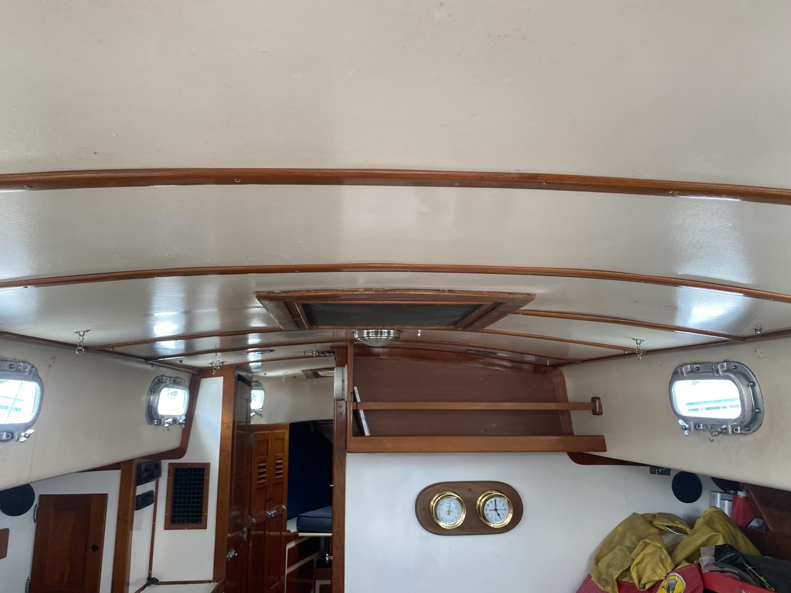 1977 Allied 42 - Photo 36