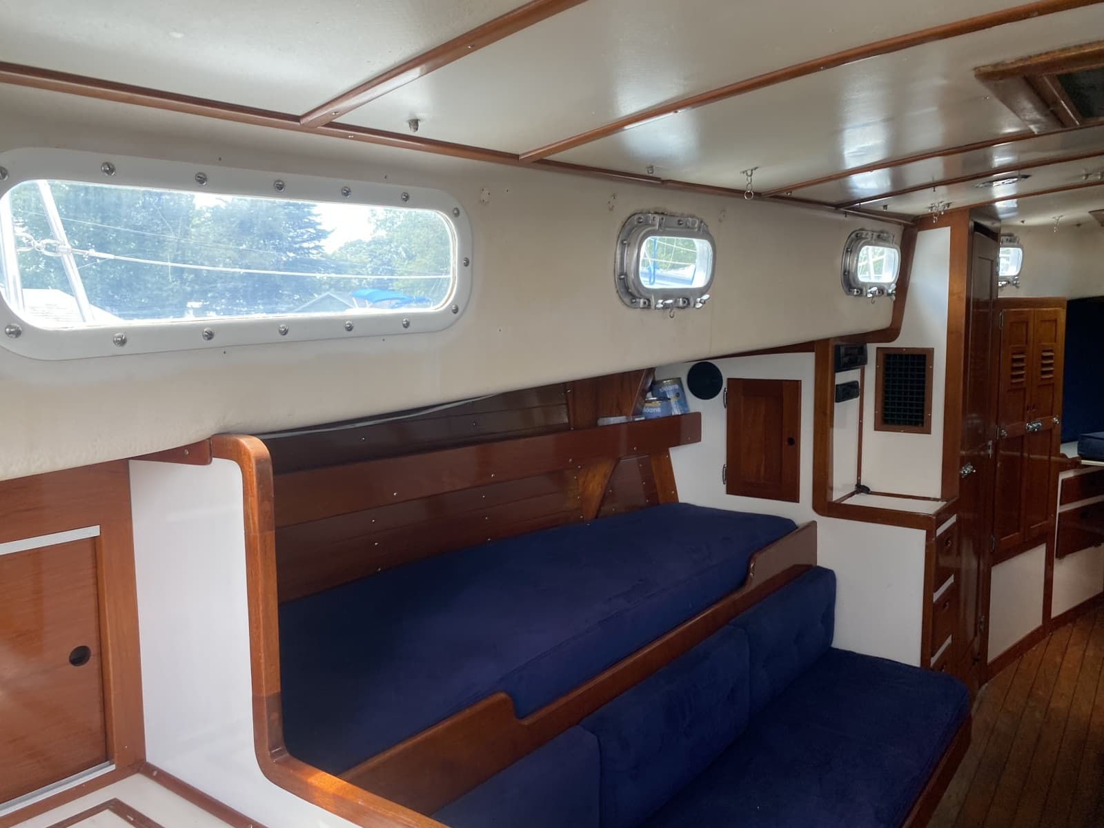 1977 Allied 42 - Photo 23