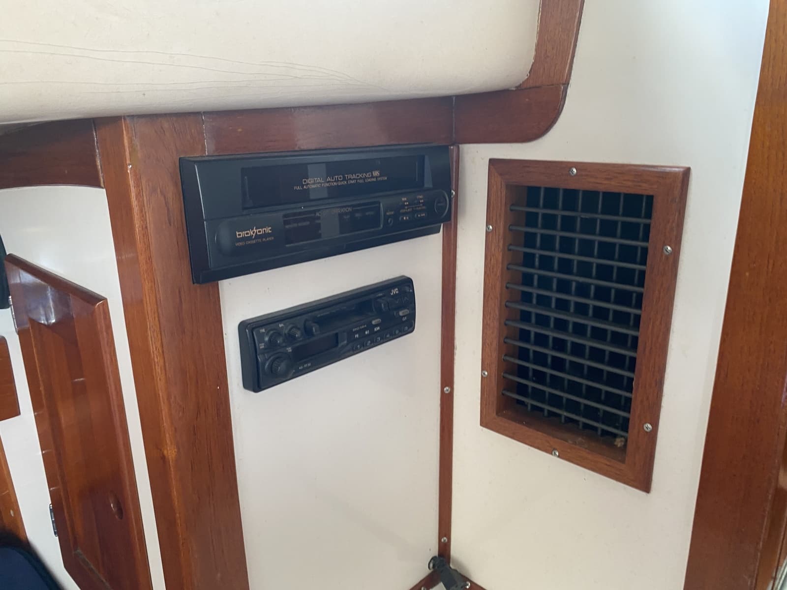 1977 Allied 42 - Photo 30