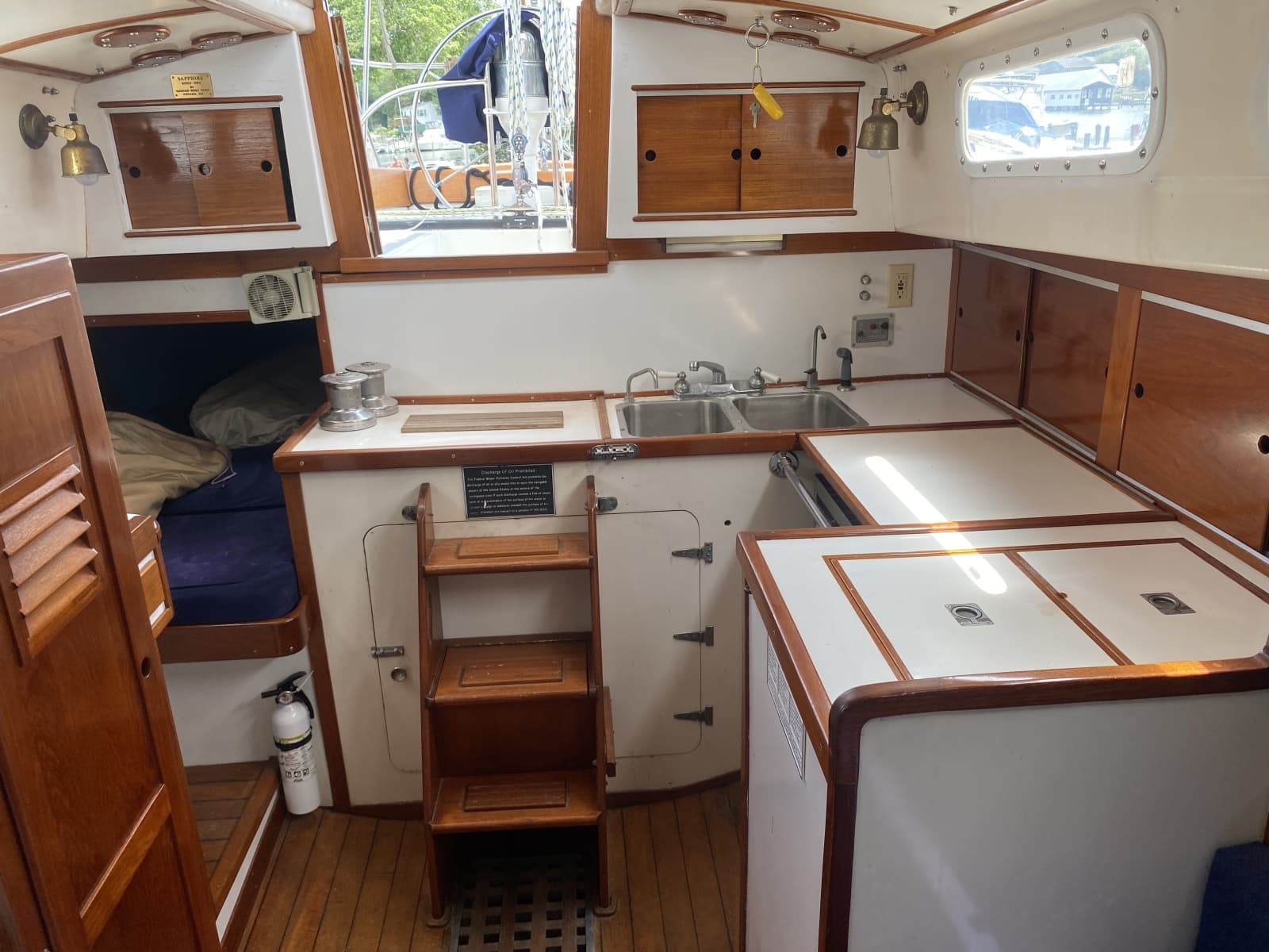 1977 Allied 42 - Photo 29
