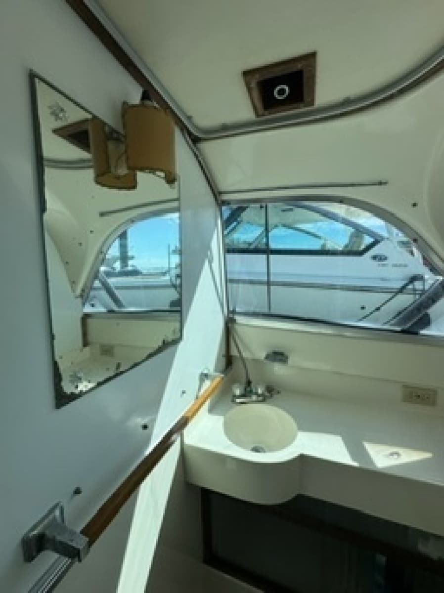1972 Bertram 31 - Photo 24
