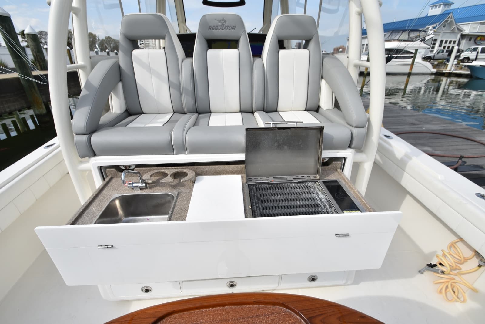 2019 Regulator 41 - Photo 43