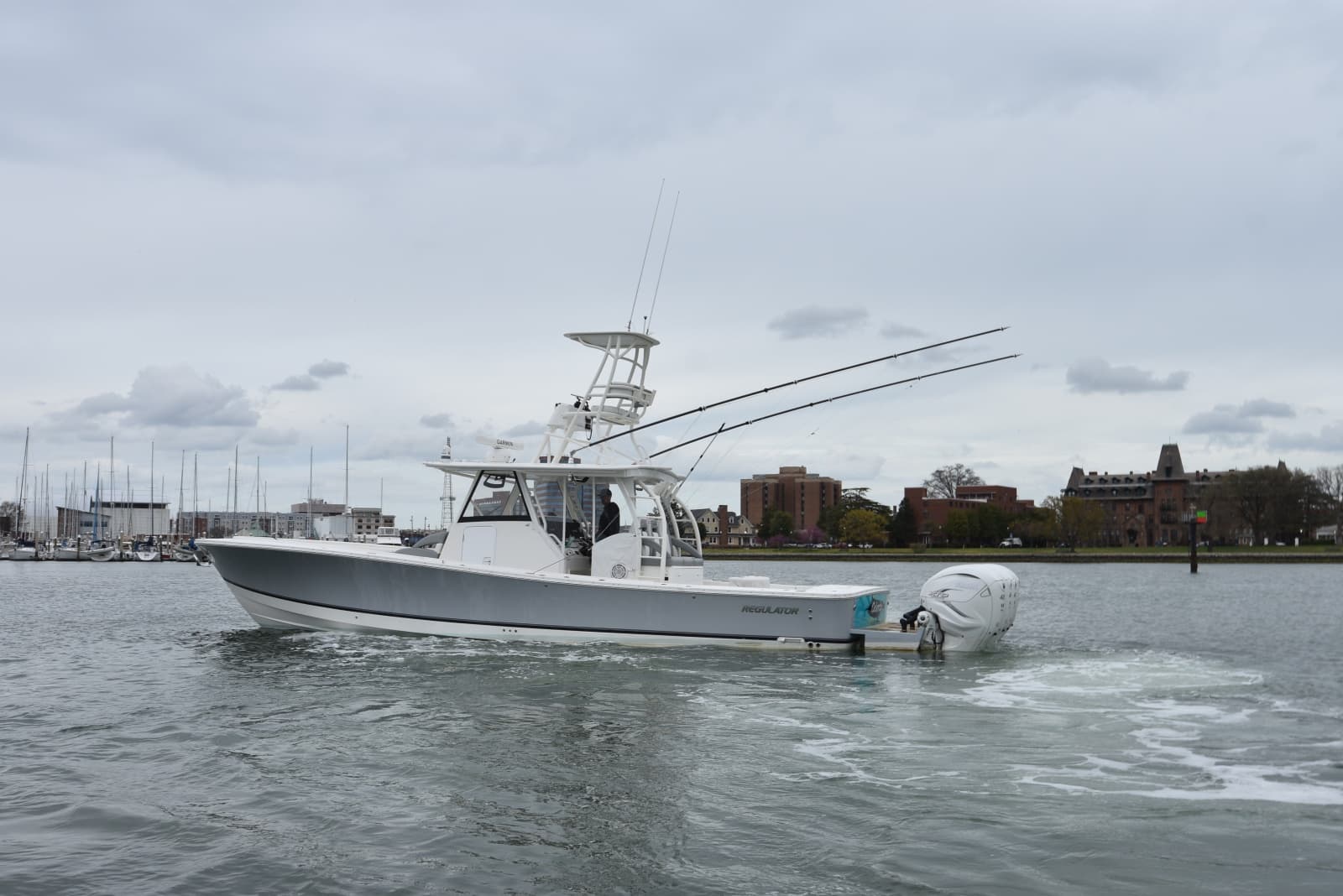 2019 Regulator 41 - Photo 31