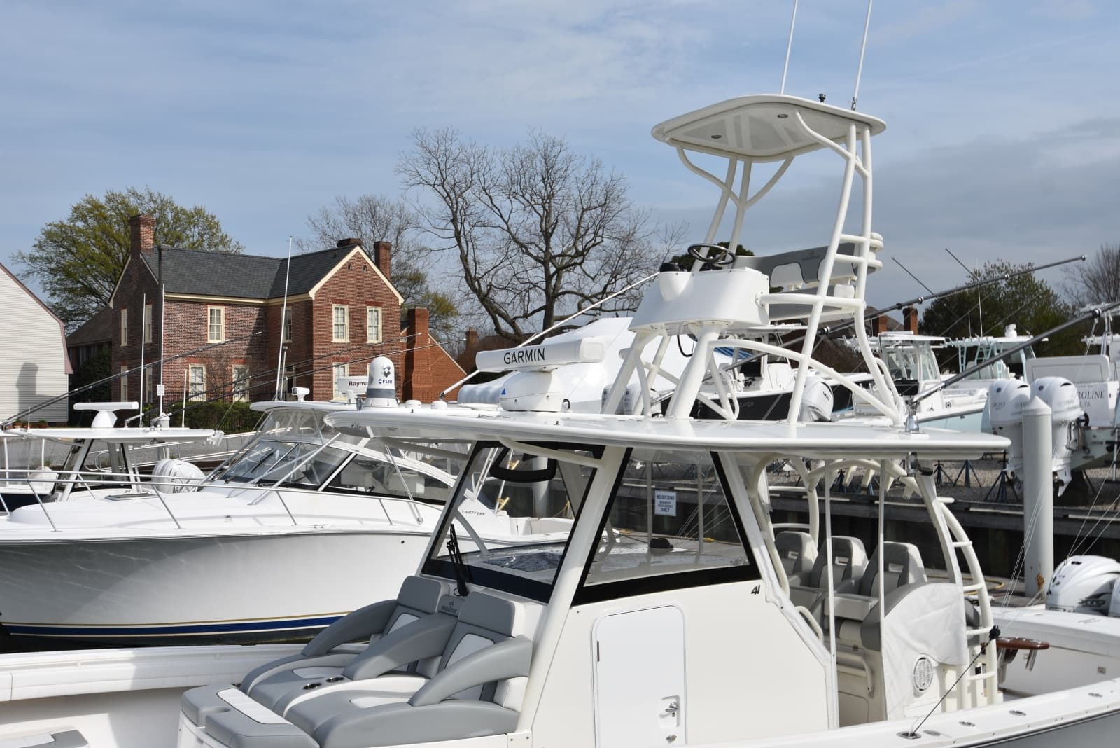 2019 Regulator 41 - Photo 38