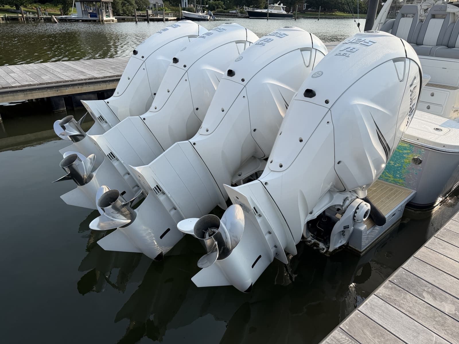 2019 Regulator 41 - Photo 12