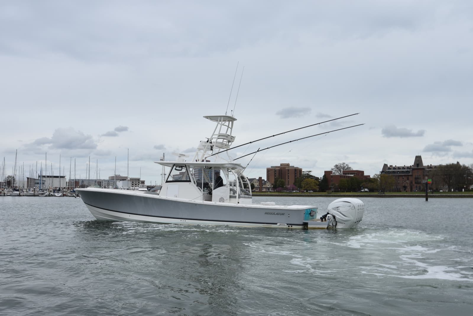 2019 Regulator 41 - Photo 30