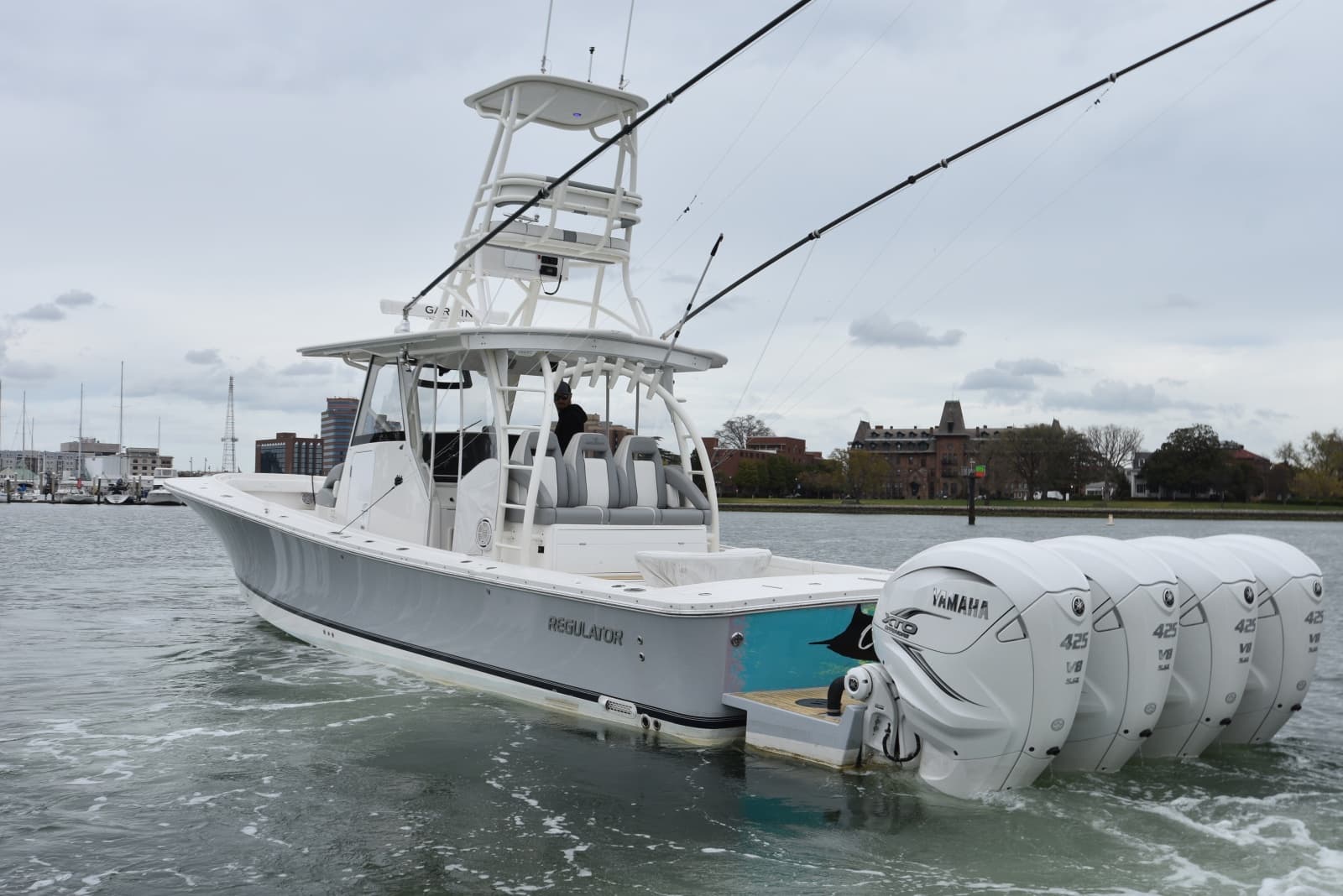 2019 Regulator 41 - Photo 28