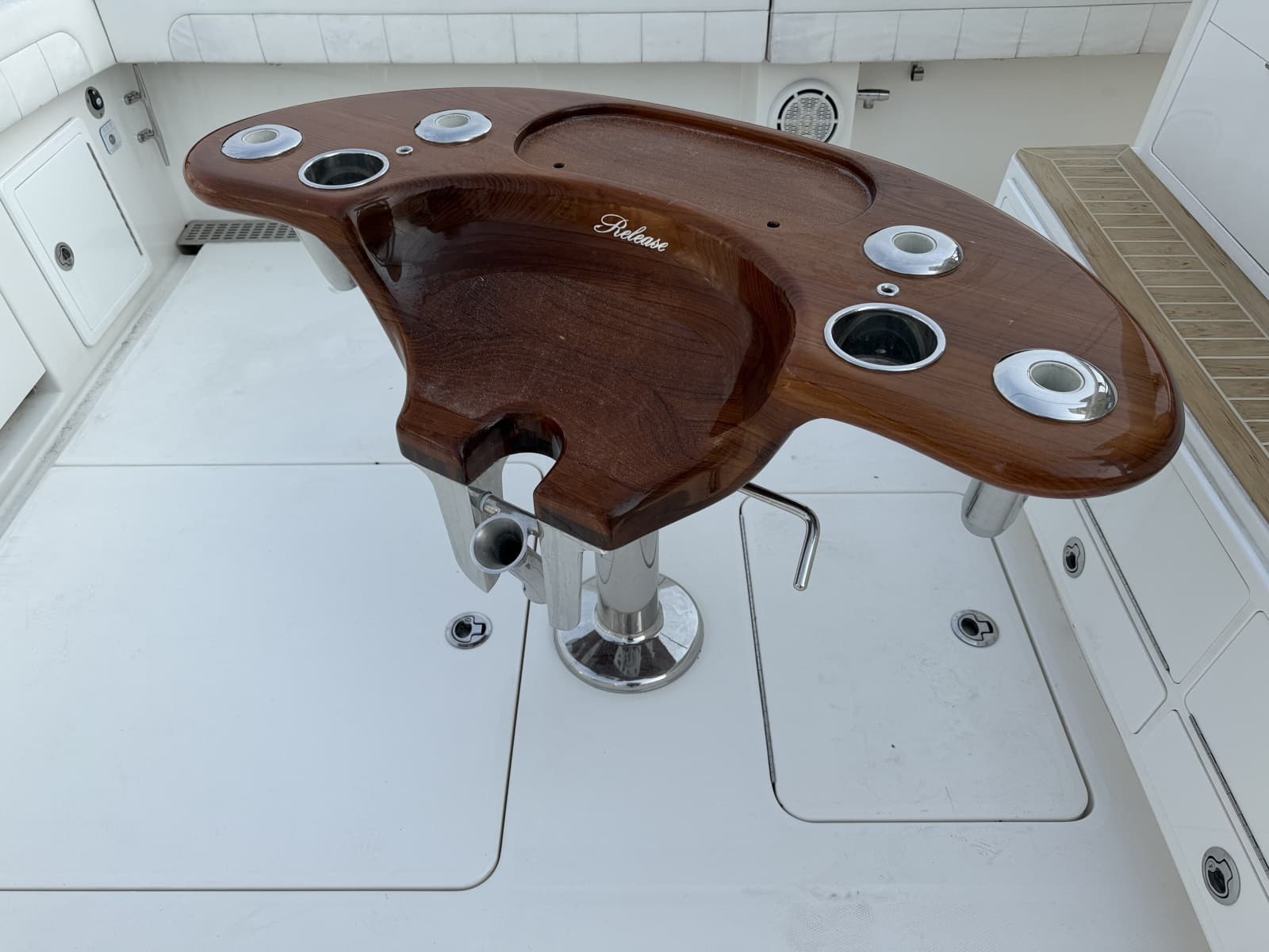 2019 Regulator 41 - Photo 20