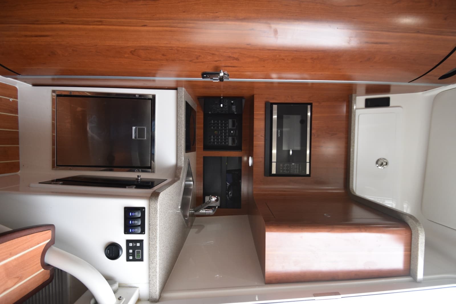 2019 Regulator 41 - Photo 63