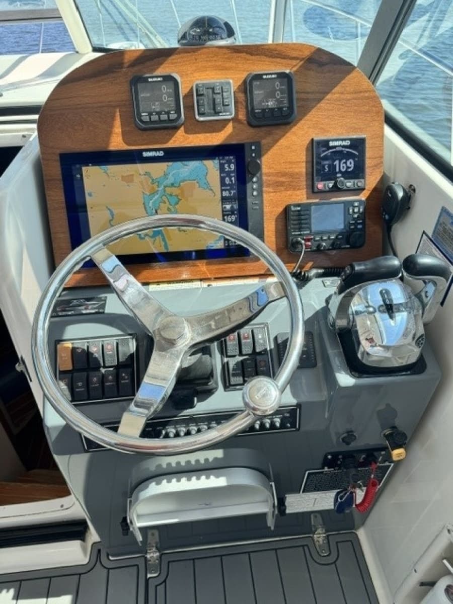 2006 Pursuit 3370 Offshore - Photo 10