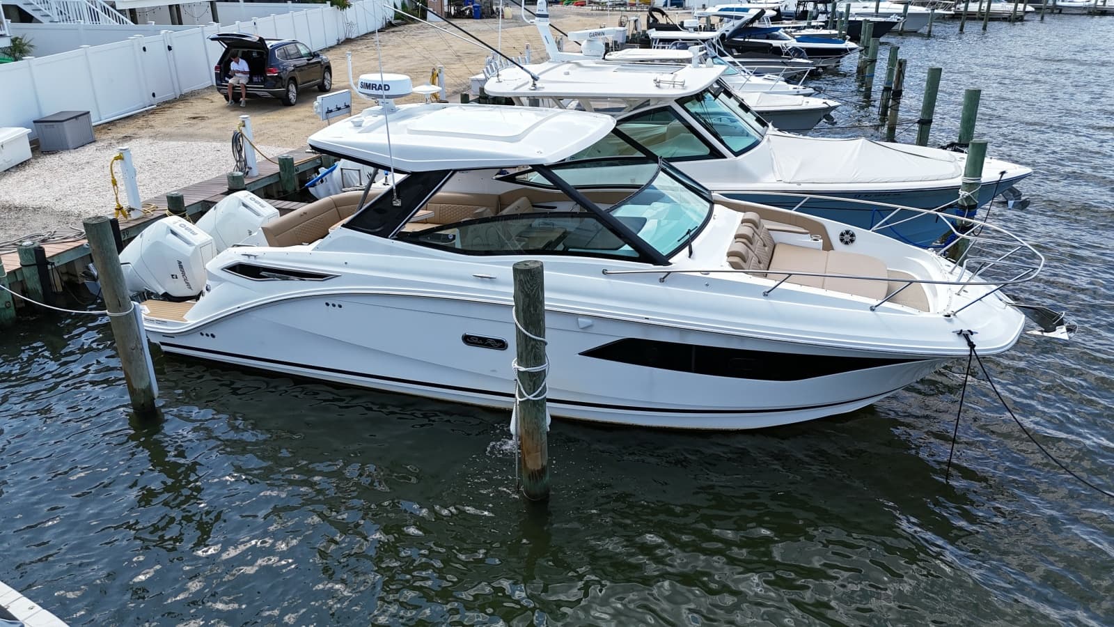 2025 Sea Ray 320 Sundancer OB - Photo 1
