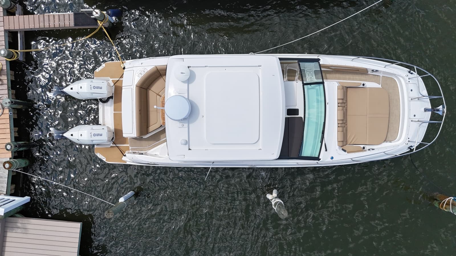 2025 Sea Ray 320 Sundancer OB - Photo 6