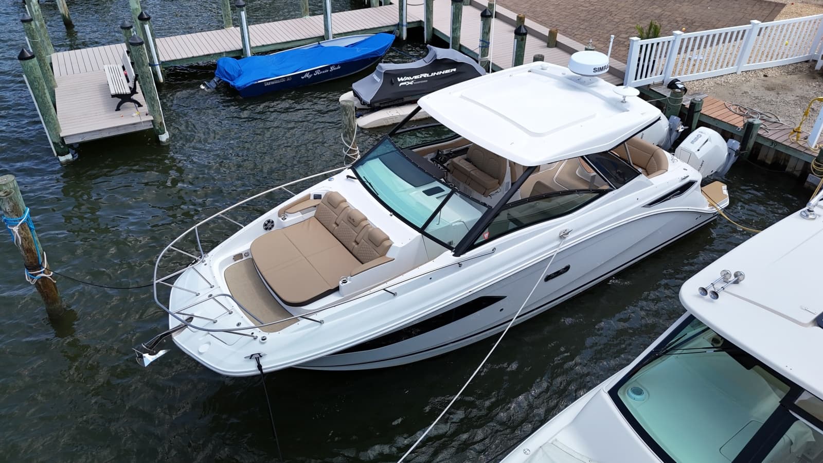 2025 Sea Ray 320 Sundancer OB - Photo 4