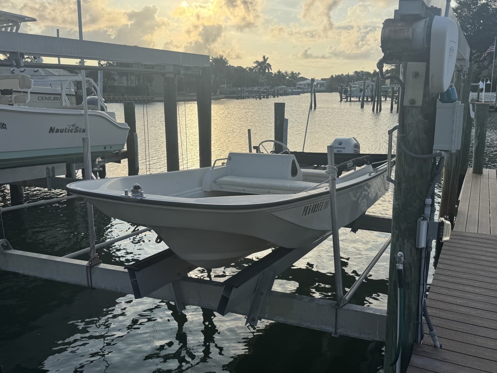 1992 Boston Whaler 17 Montauk - Photo 1