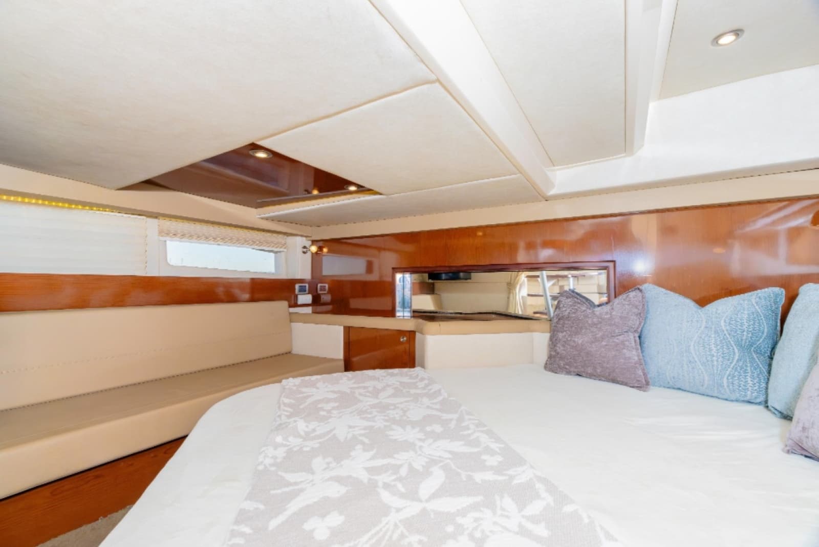 2013 Sea Ray 370 Venture - Photo 22