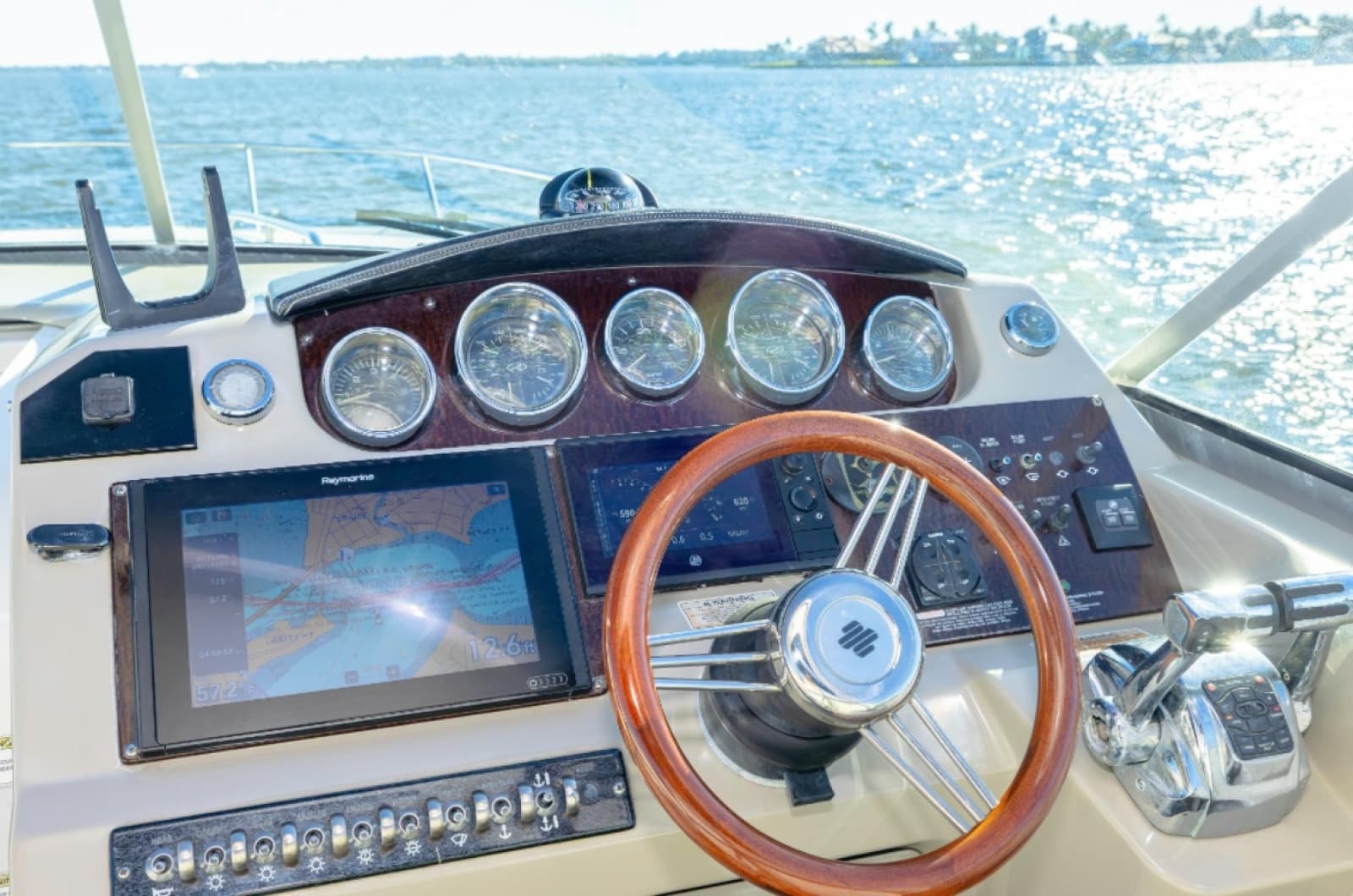 2013 Sea Ray 370 Venture - Photo 2