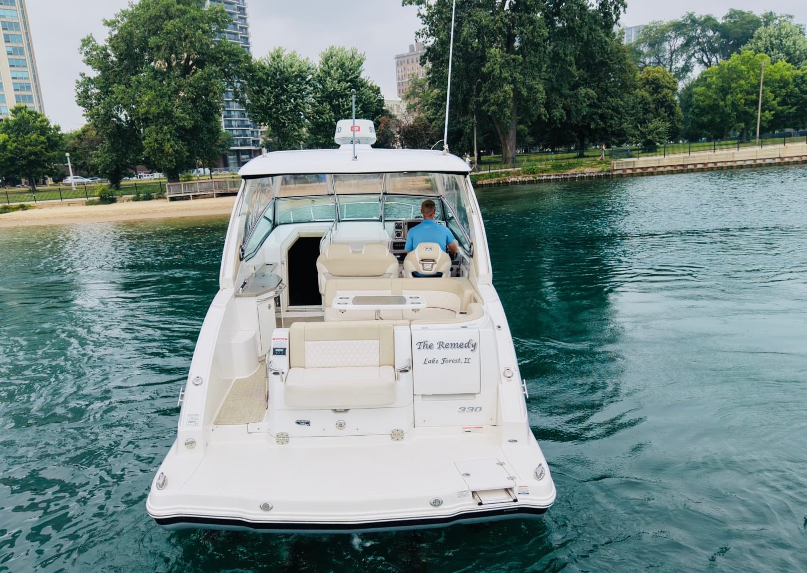 2018 Chaparral 330 Signature - Photo 2