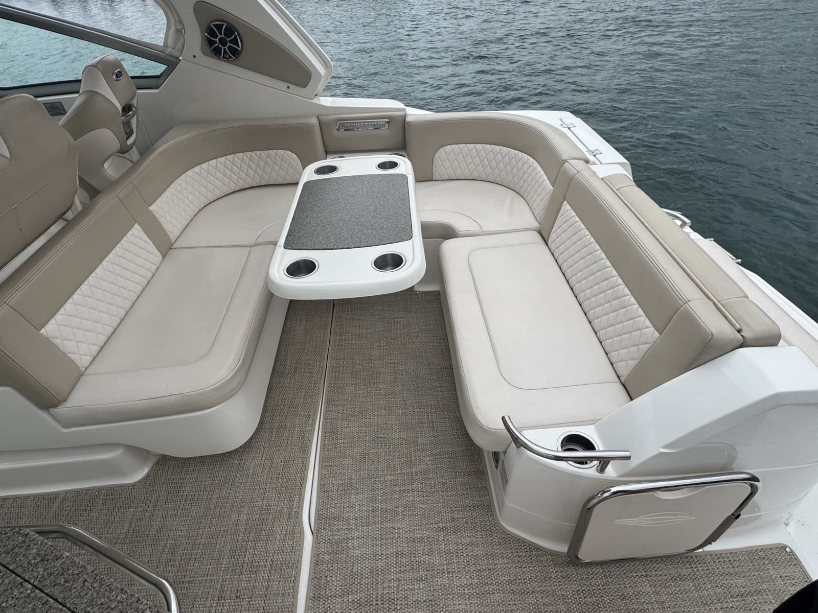 2018 Chaparral 330 Signature - Photo 4