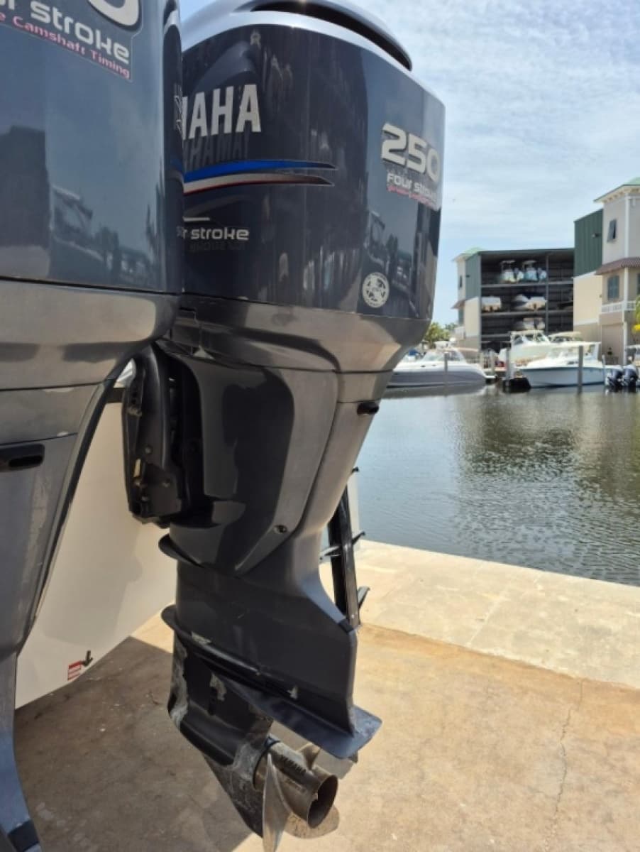 2008 Robalo R305 Walkaround - Photo 5