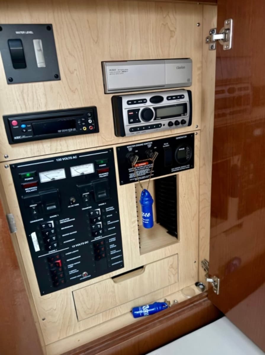 2008 Sea Ray Sundancer 330 - Photo 18