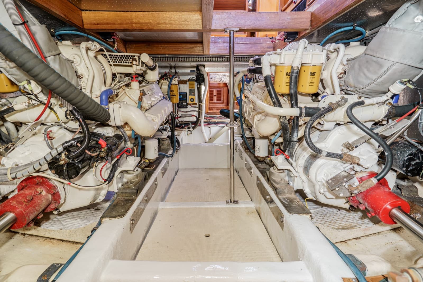 1989 Offshore Yachts Sedan - Photo 59