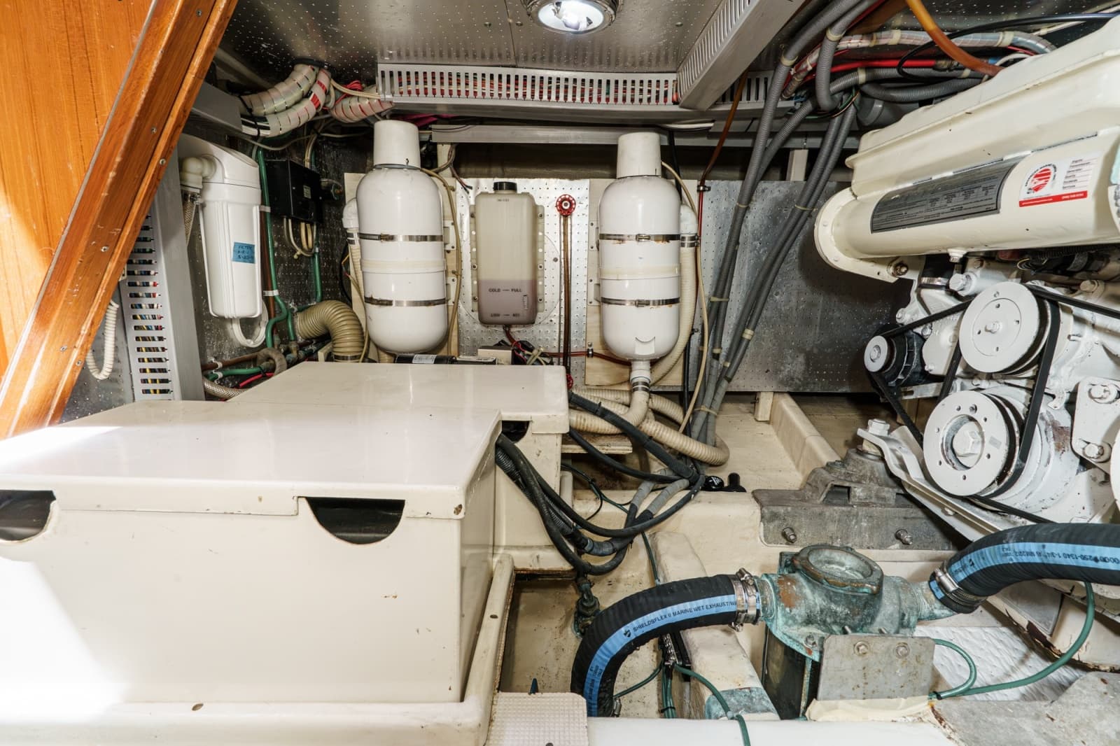 1989 Offshore Yachts Sedan - Photo 63