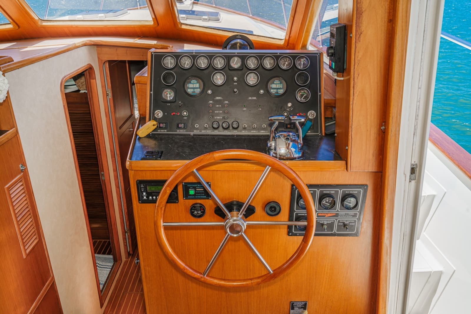 1989 Offshore Yachts Sedan - Photo 48