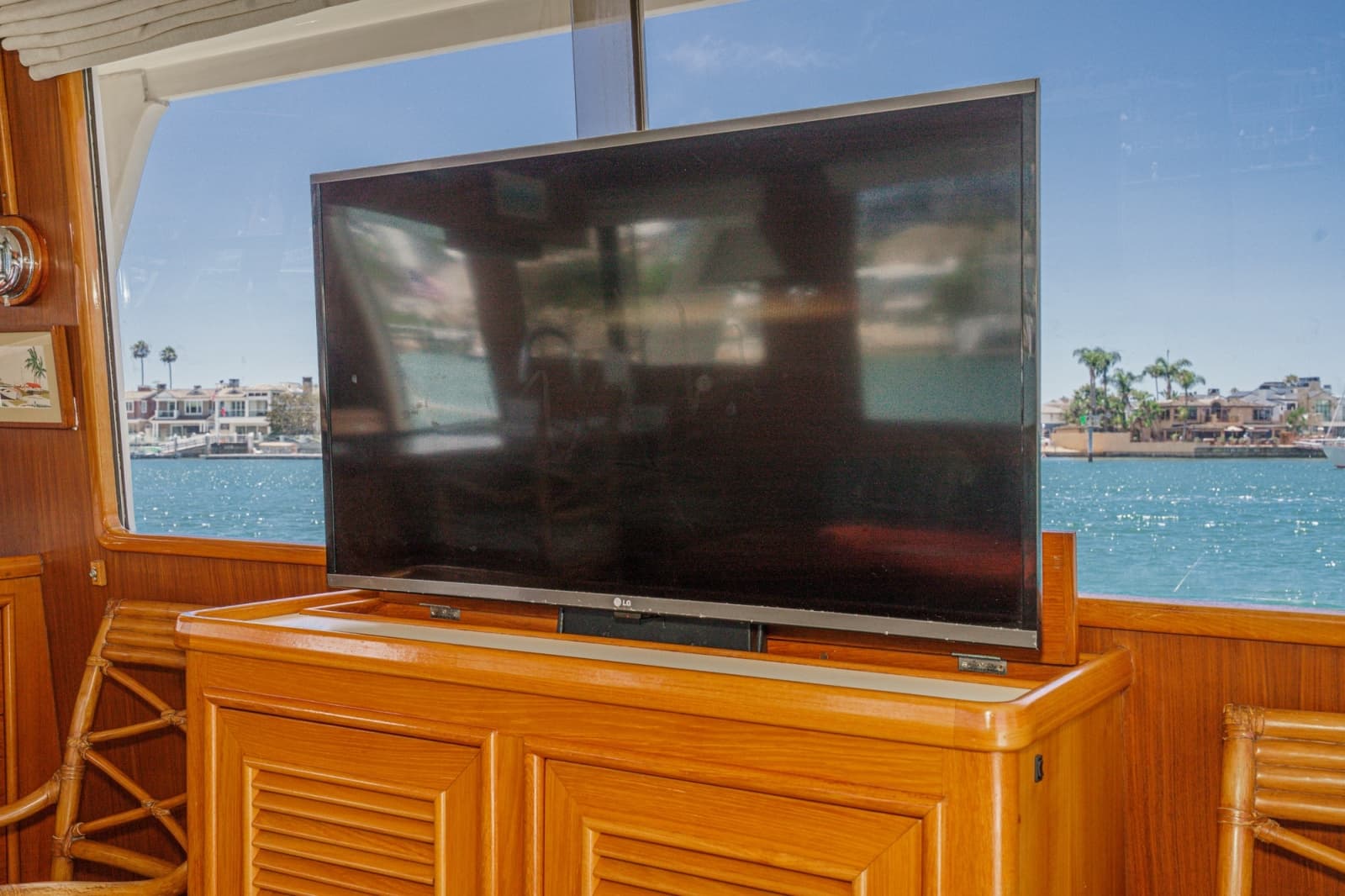 1989 Offshore Yachts Sedan - Photo 38