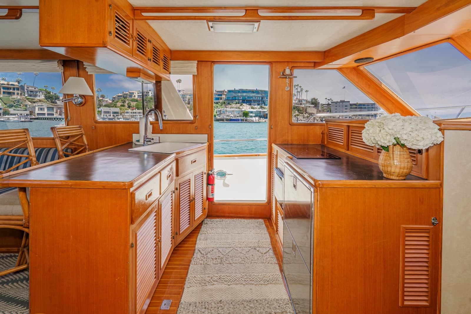 1989 Offshore Yachts Sedan - Photo 43