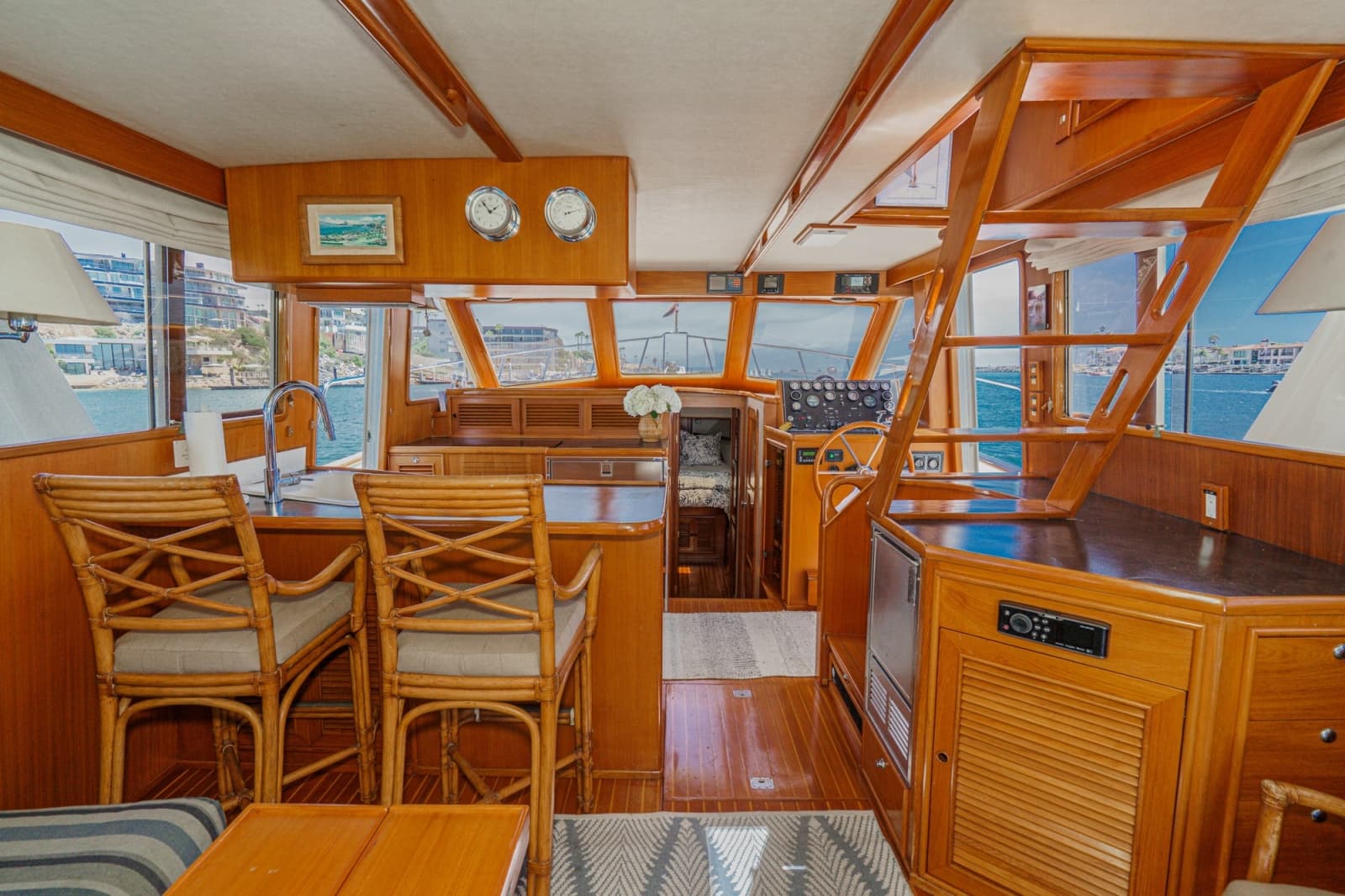 1989 Offshore Yachts Sedan - Photo 40