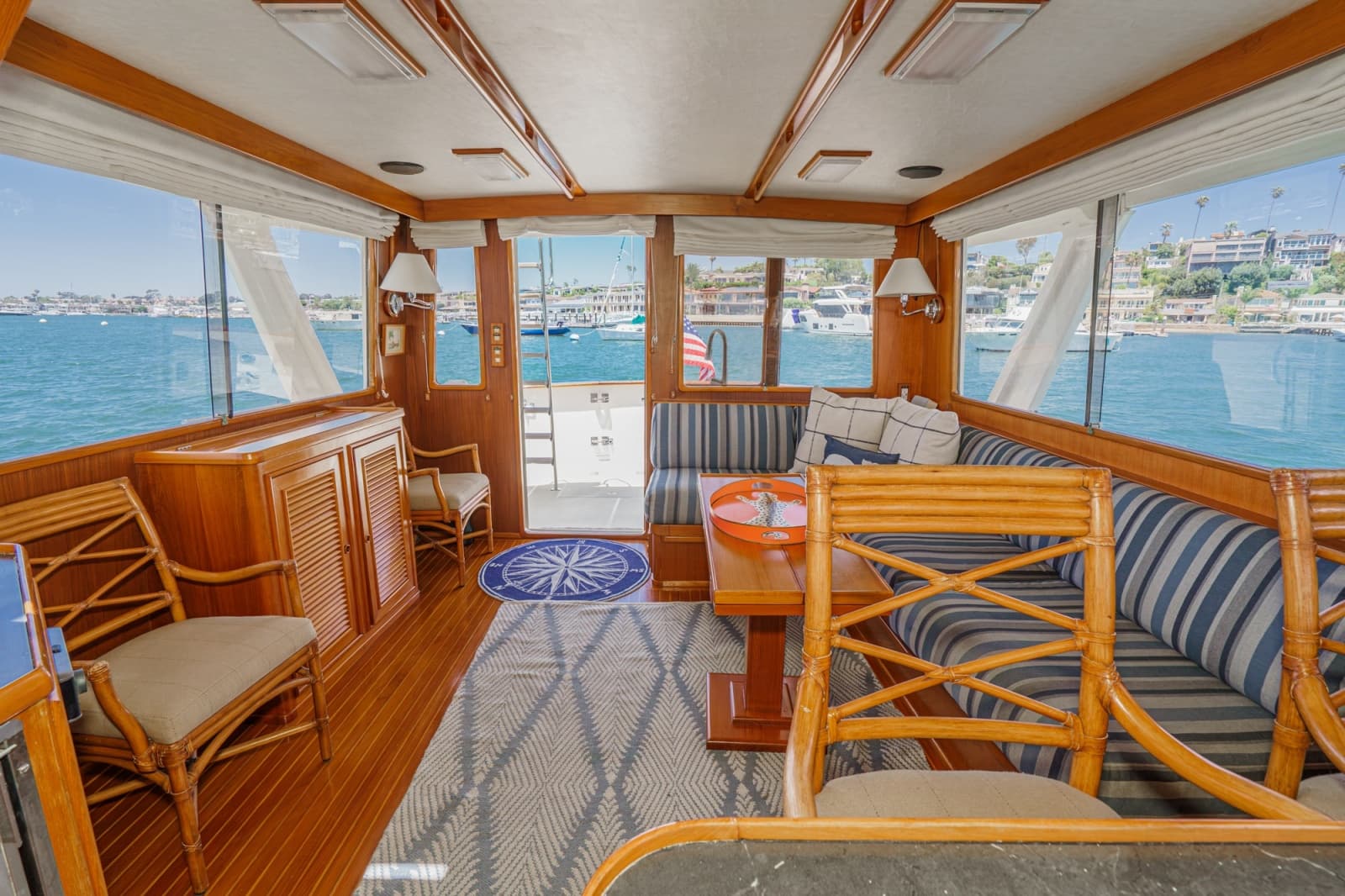 1989 Offshore Yachts Sedan - Photo 33