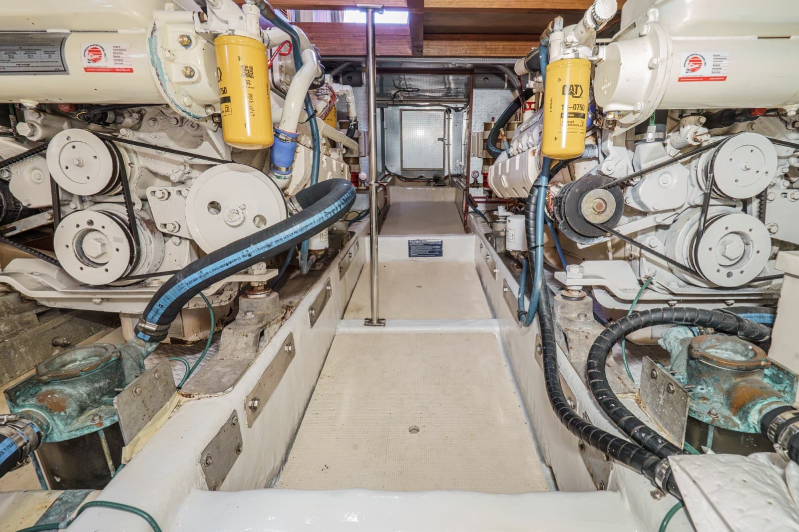 1989 Offshore Yachts Sedan - Photo 58