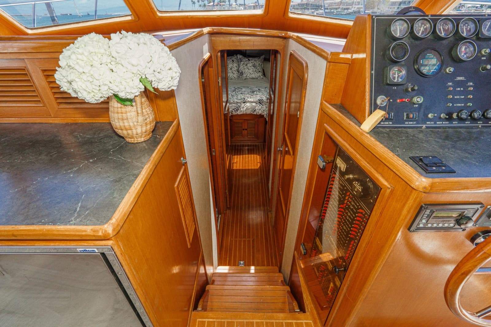 1989 Offshore Yachts Sedan - Photo 49
