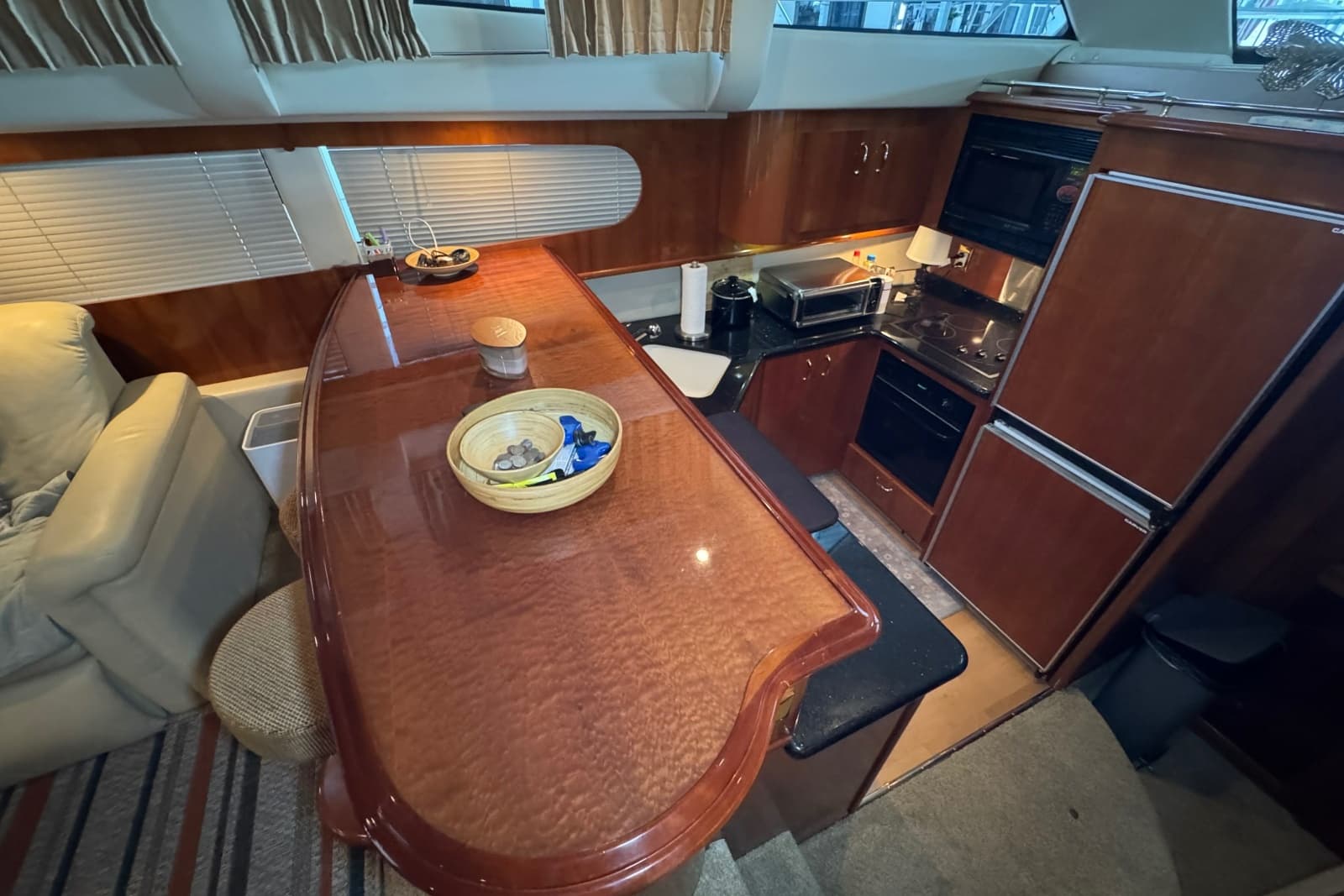 2004 Carver 466 Motor Yacht - Photo 66