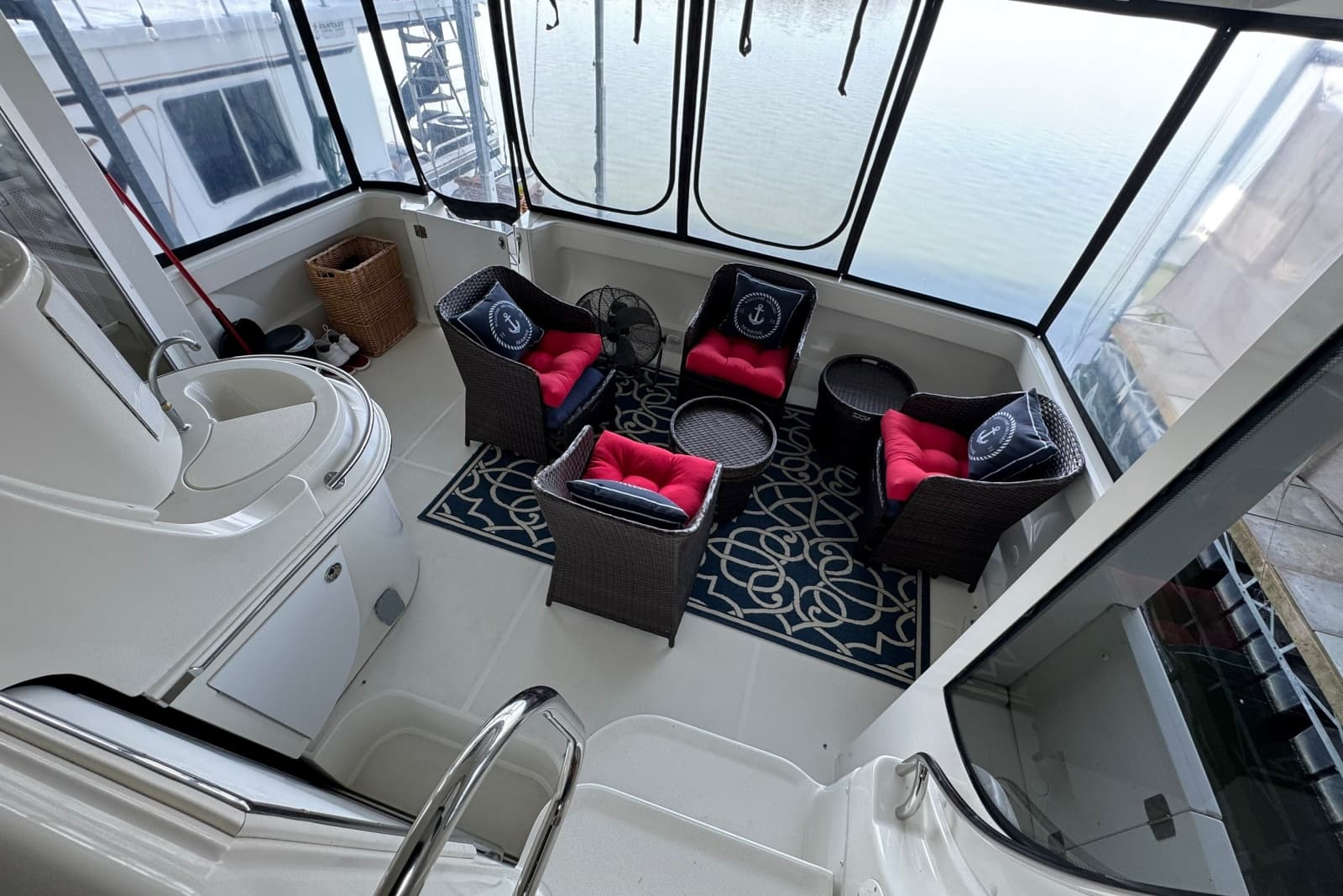 2004 Carver 466 Motor Yacht - Photo 29