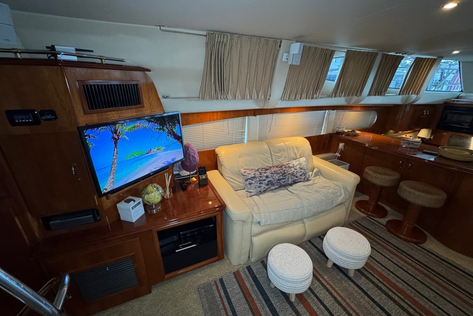 2004 Carver 466 Motor Yacht - Photo 64