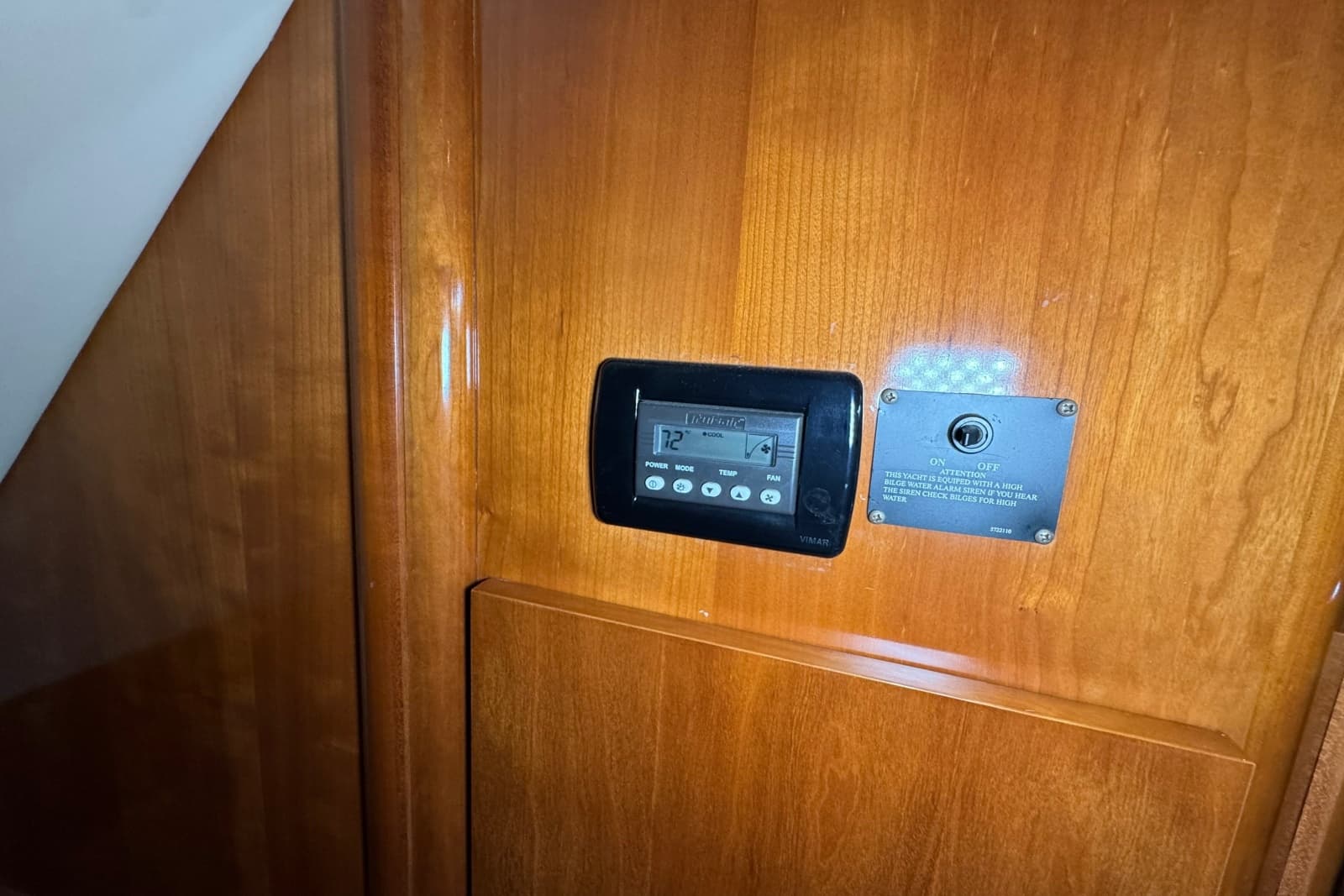 2004 Carver 466 Motor Yacht - Photo 94