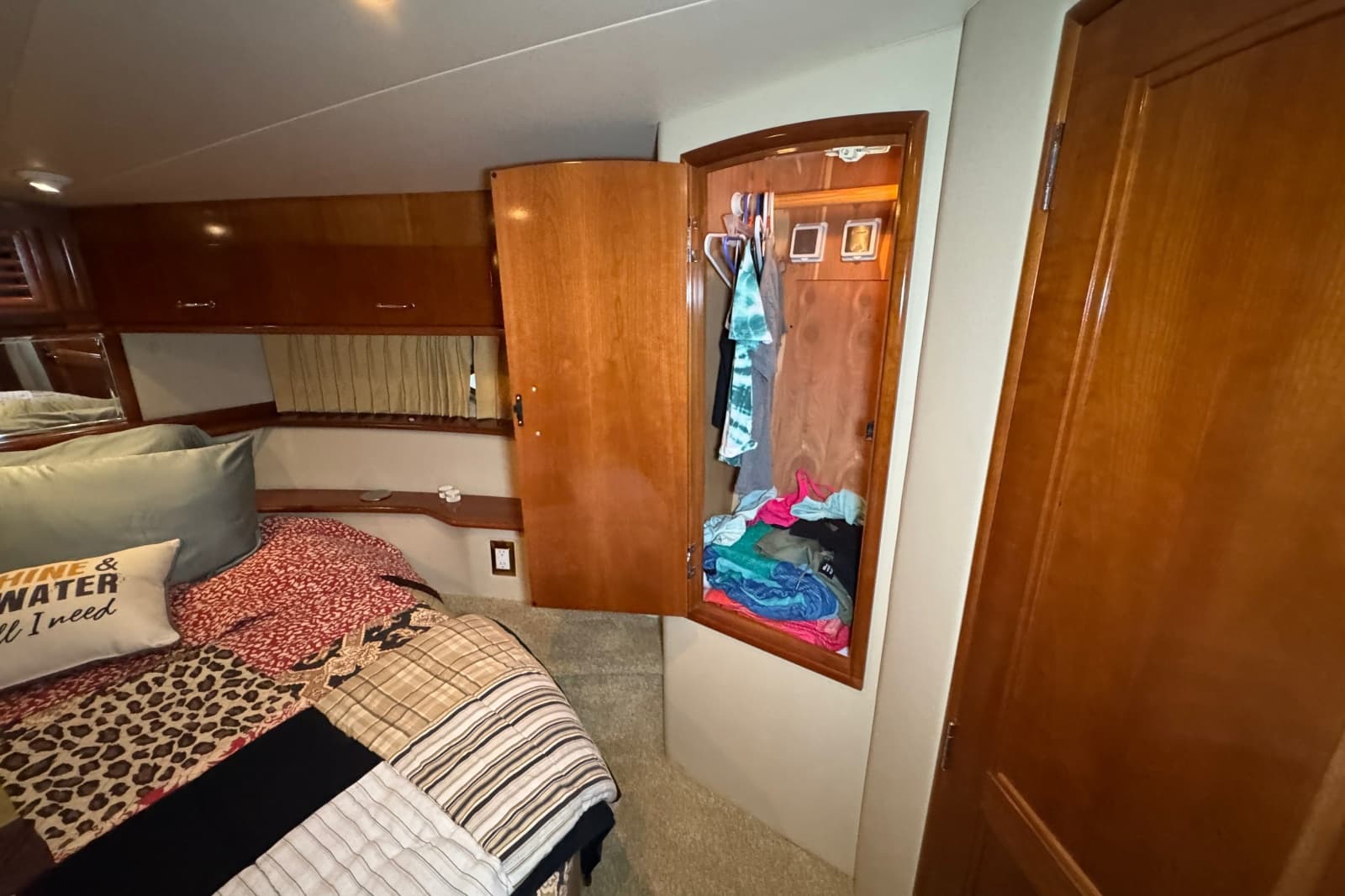 2004 Carver 466 Motor Yacht - Photo 88