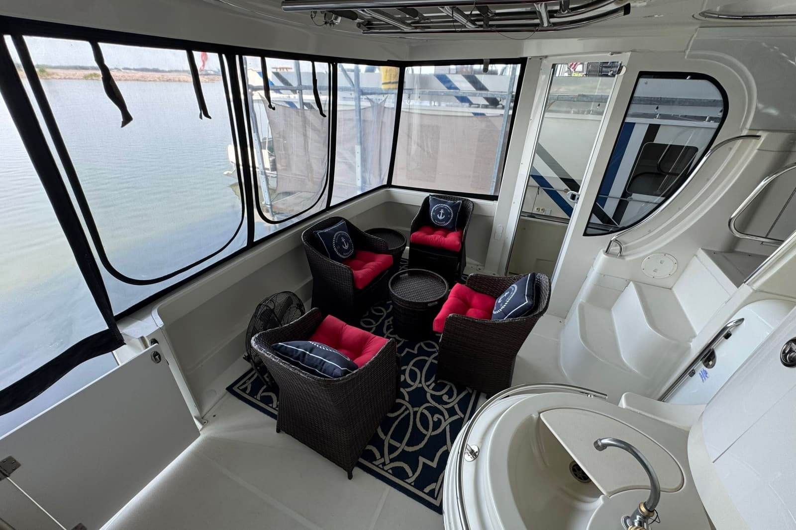 2004 Carver 466 Motor Yacht - Photo 27