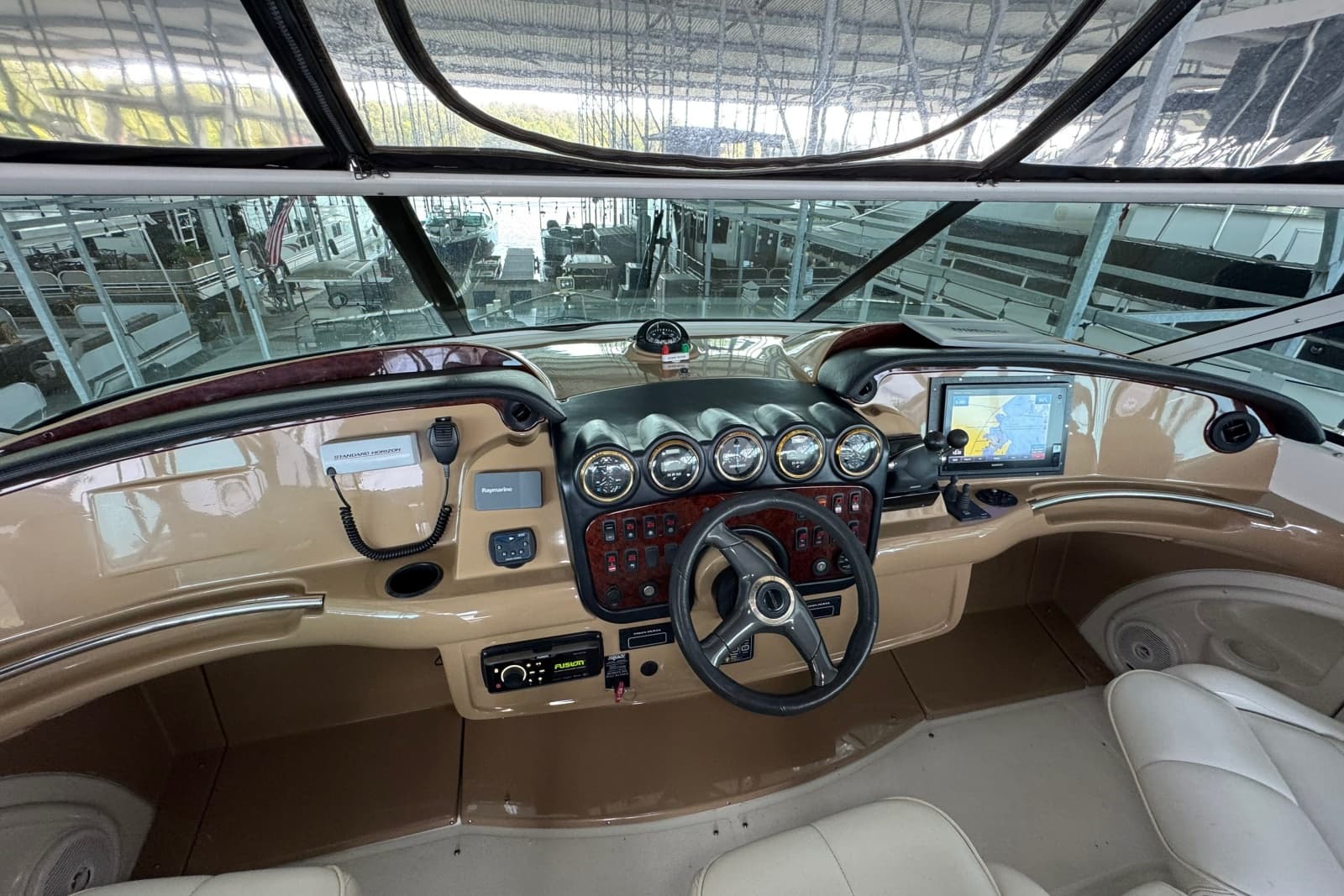 2004 Carver 466 Motor Yacht - Photo 35