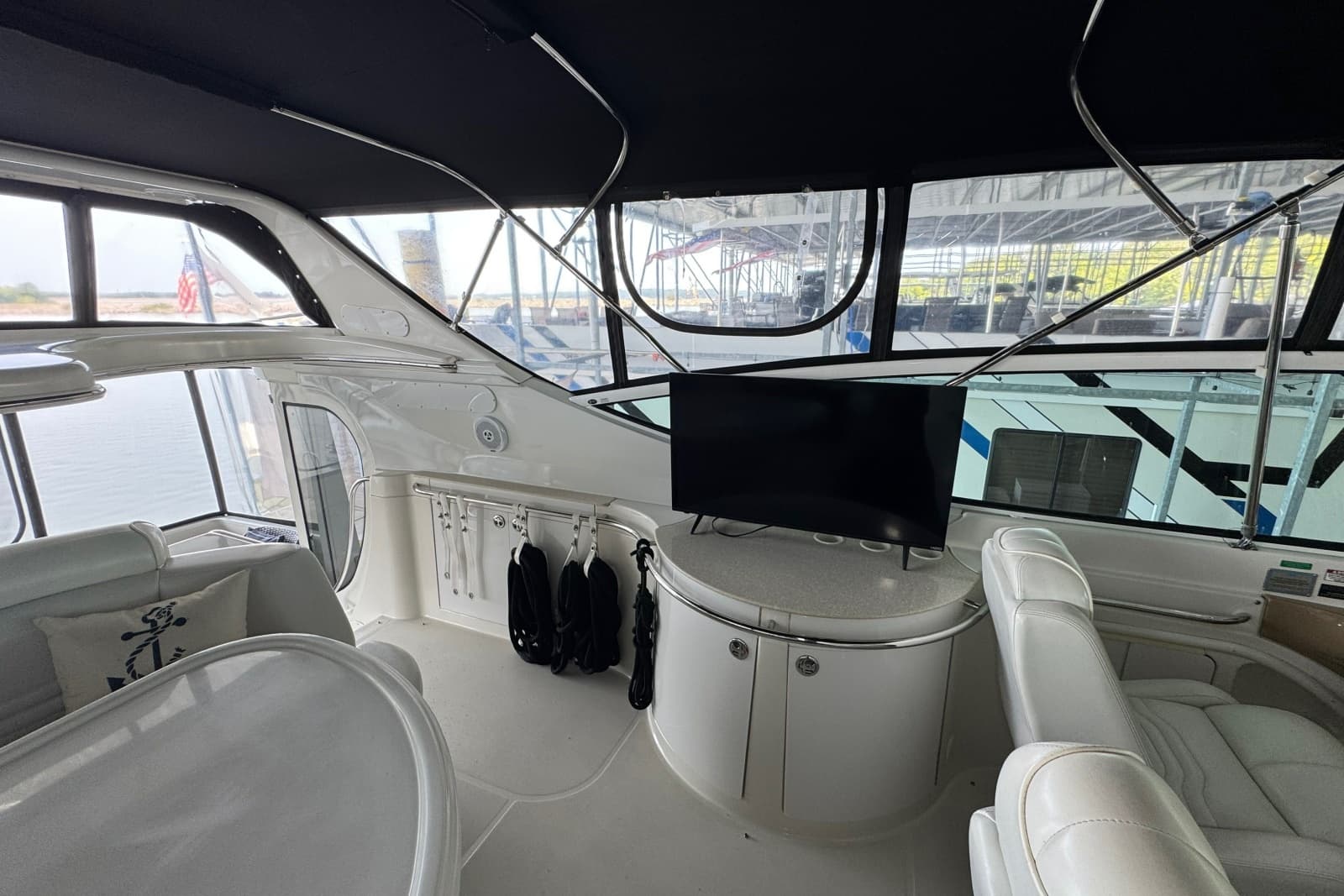 2004 Carver 466 Motor Yacht - Photo 31