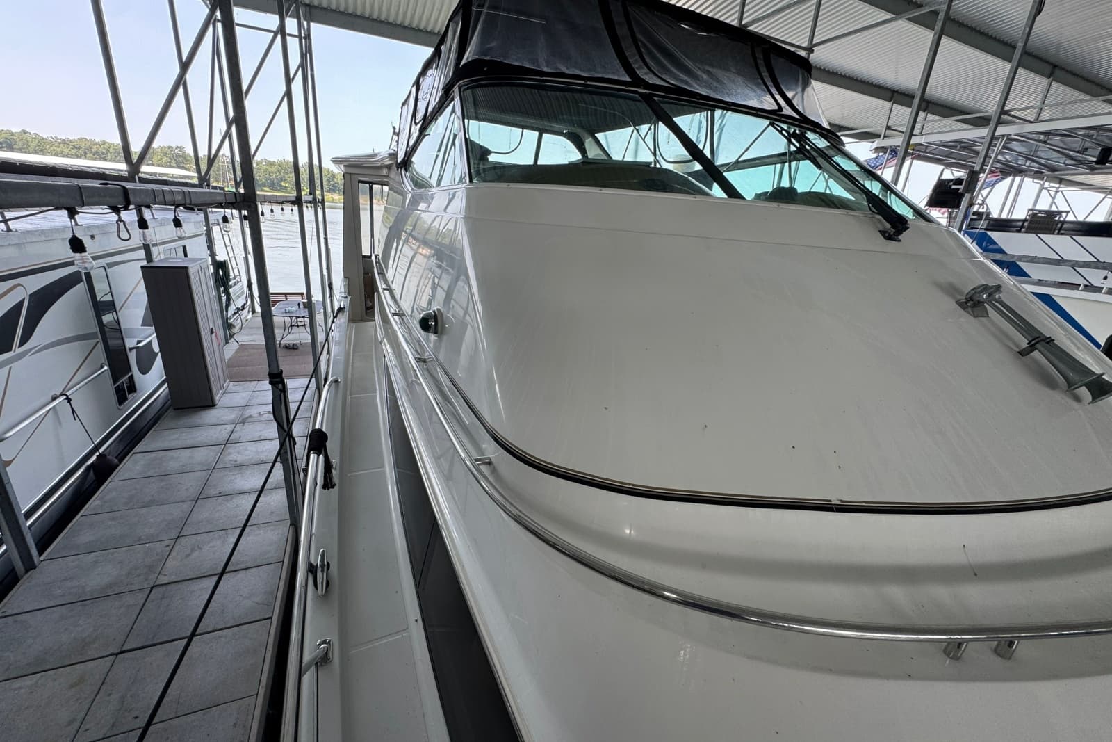 2004 Carver 466 Motor Yacht - Photo 56